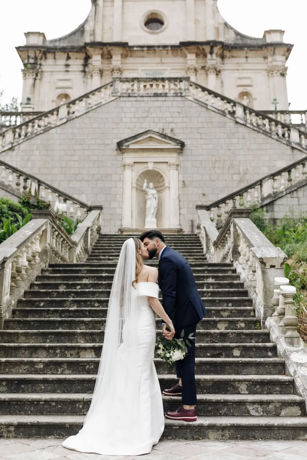 church wedding photoshoot